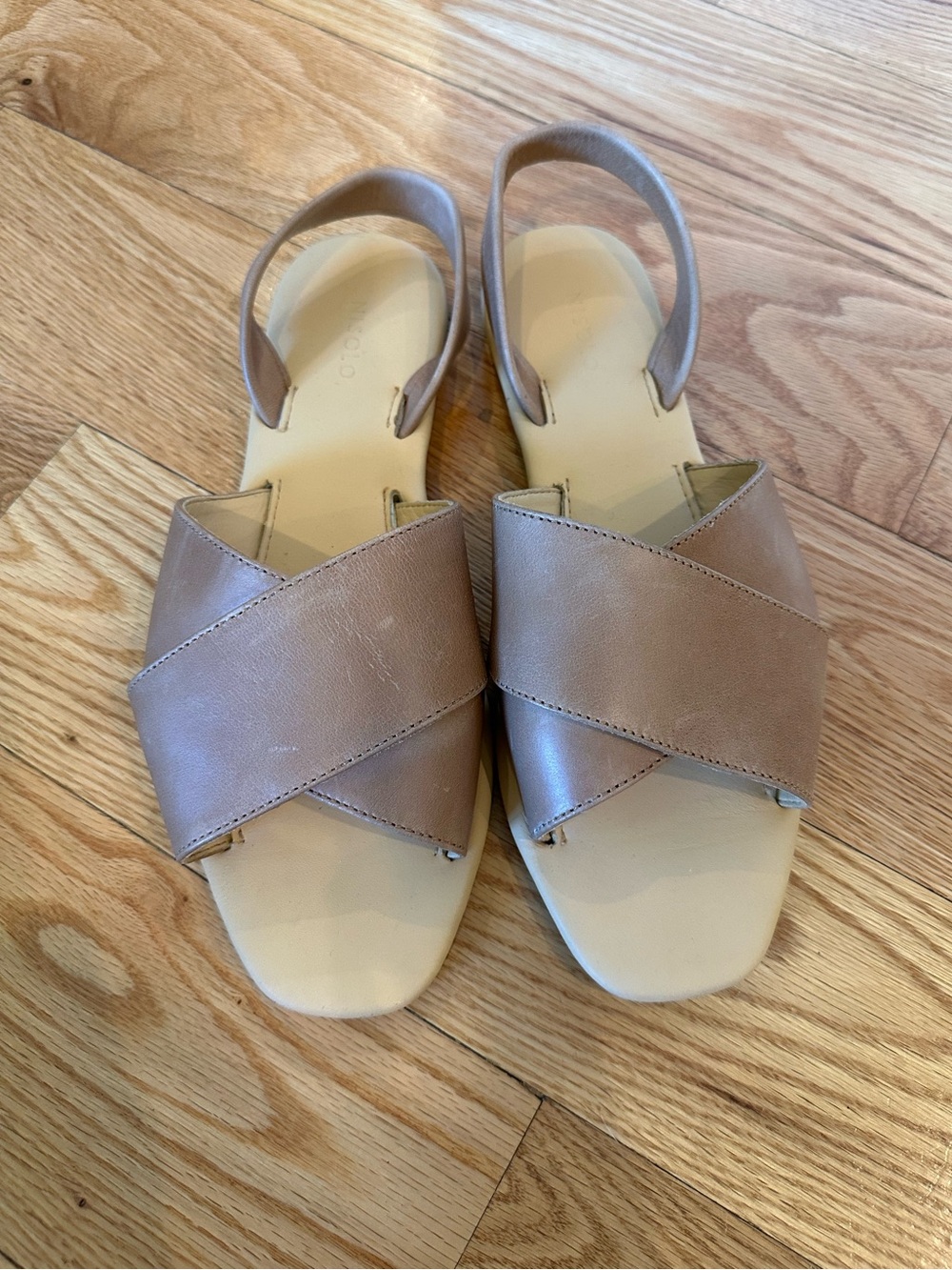 Nisolo All-Day Cross Strap Sandal in Almond women’s size 9